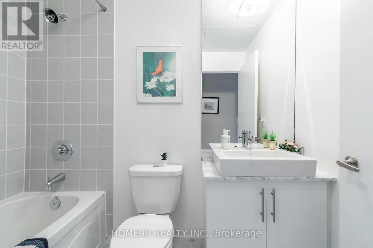 Gorgeous Condo In Downtown Near Cn Tower Toronto Canada
