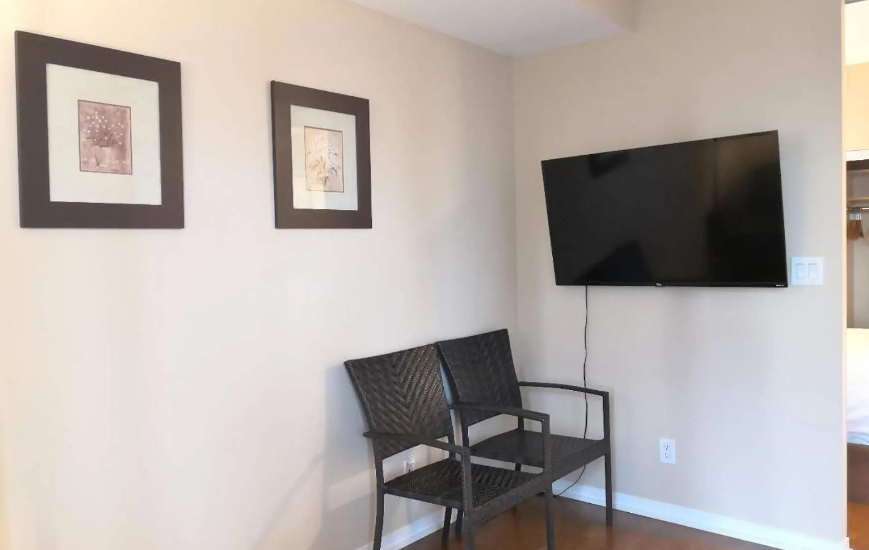 Gorgeous Condo In Downtown Near Cn Tower Toronto 0*,