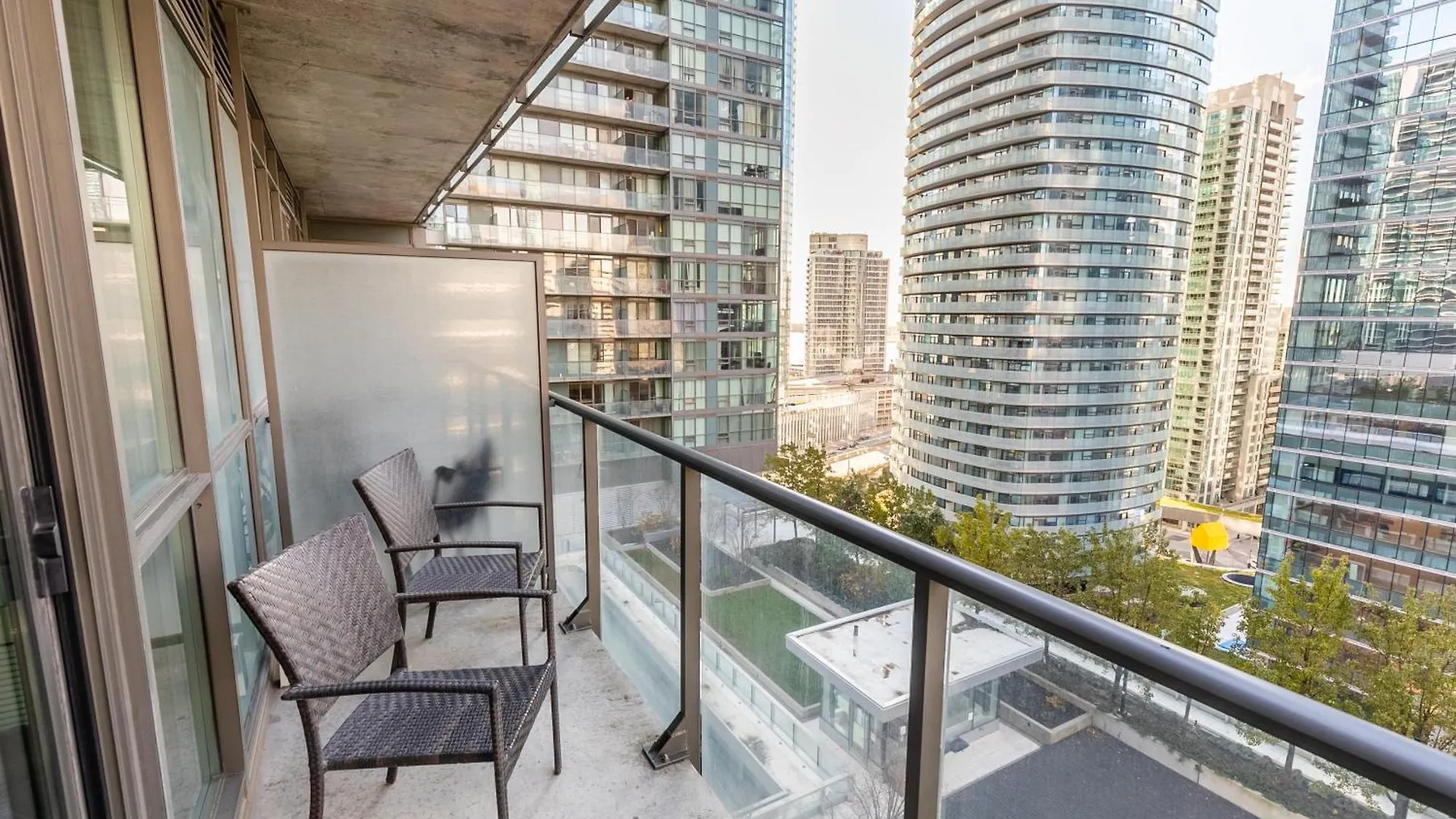 Apartment Gorgeous Condo In Downtown Near Cn Tower Toronto Canada