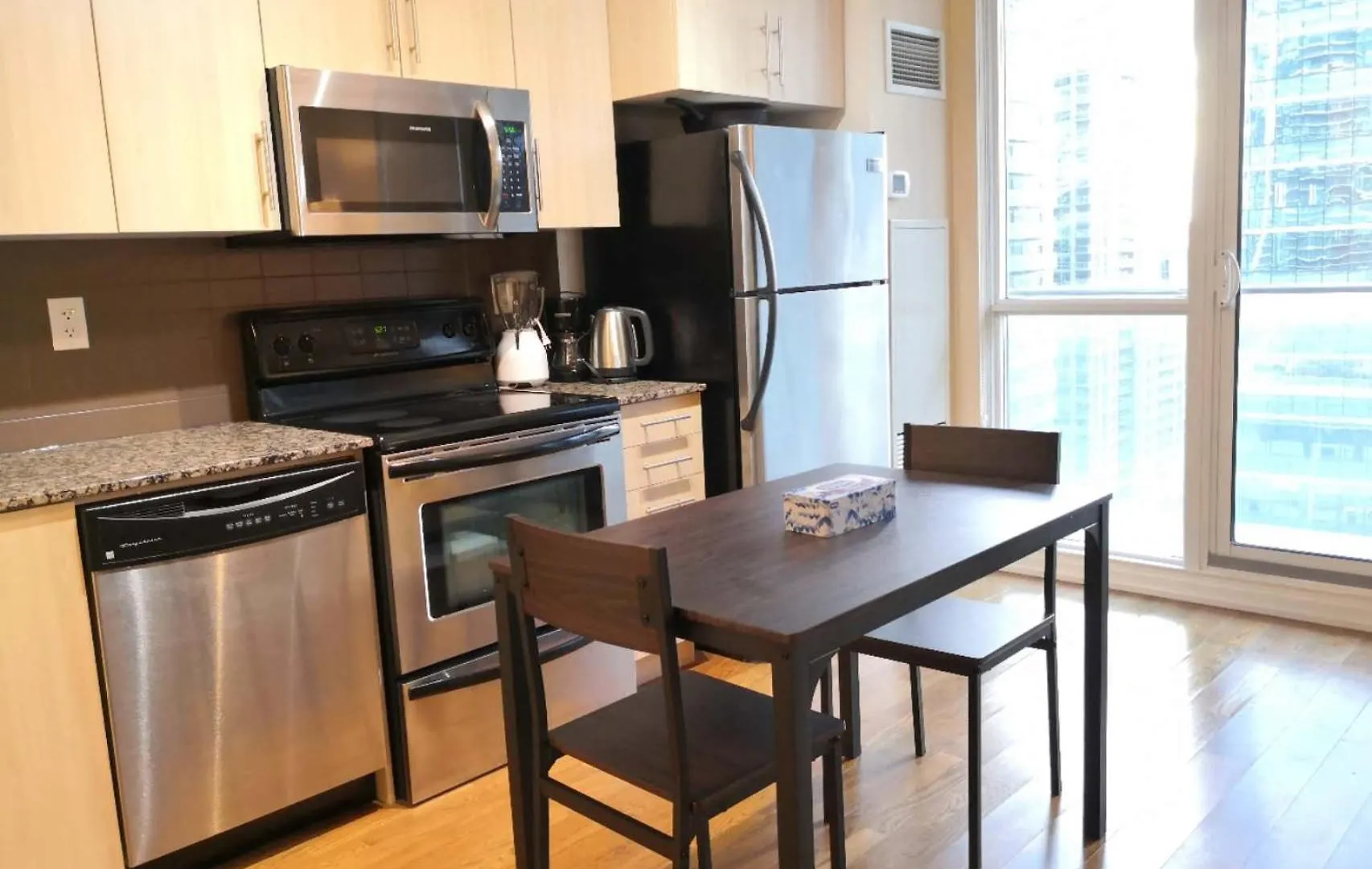 Gorgeous Condo In Downtown Near Cn Tower Toronto Apartment